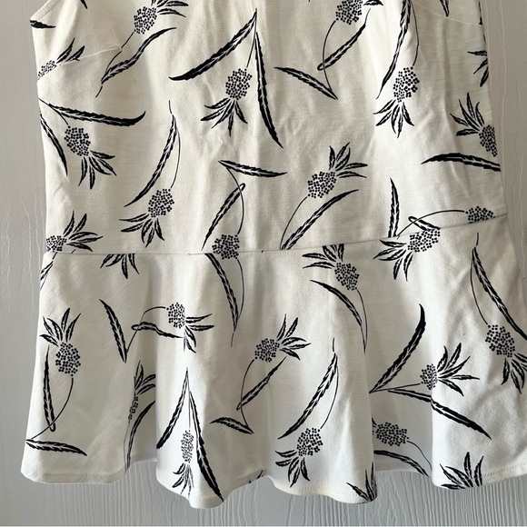 Ann Taylor Black and White Pineapple Tank Top - Picture 4 of 8